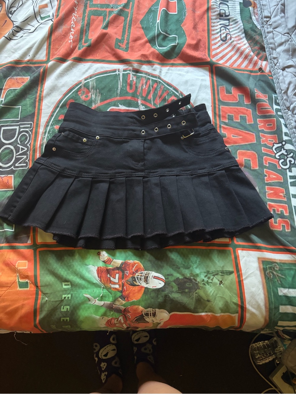 SHEIN Black Pleated Mini Skirt with Grommet Belt